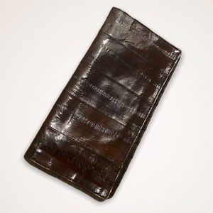 Brown Leather Key Card Holder with Slim Profile